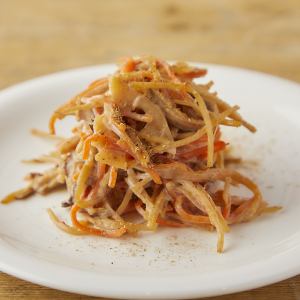 킨피라 고보노 산초 마요 샐러드