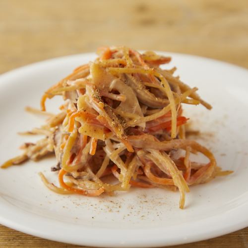 金平牛蒡沙拉佐日式胡椒蛋黃醬