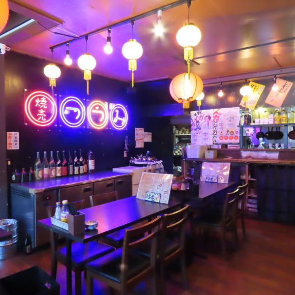 【ネオン映え×台湾】ネオンが彩るイマドキなNEO空間で、サク飲みから宴会まで幅広く対応◎完全個室・カウンター・テーブル席などシーンに合わせて使えるのが魅力！デートや少人数のプライベート利用にもぴったりで、飛び込みでも使えるお得なクーポンも多数ご用意♪気軽に立ち寄れる使い勝手抜群のお店です！