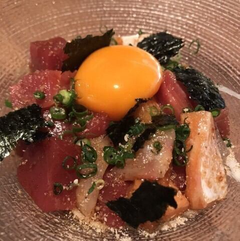 海鮮アボカドユッケ