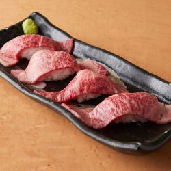 牛肉寿司3貫