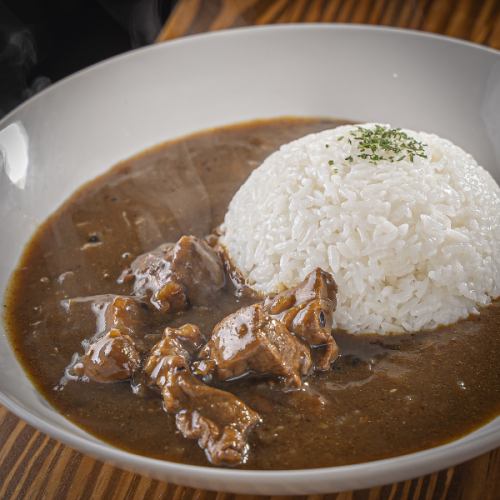 スパイス香るコク深い王道カレーライス