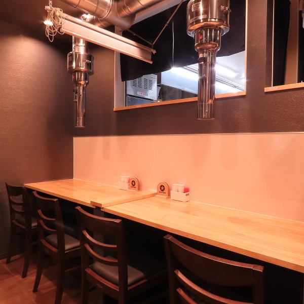 5 minutes walk from Matsudo Station.We have counter seats available for your convenience.The counter seats are back-to-back with the table seats, so you can enjoy your lamb to your heart's content without worrying about other people watching.