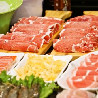 【初心者コース】ラム肉や豚肉、一品料理など全13品 2時間飲み放題付き 5100円(税込5610円)