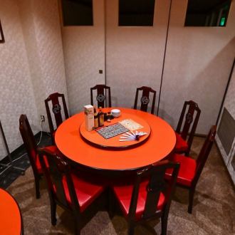 円卓ターンテーブルは中華料理店の醍醐味。