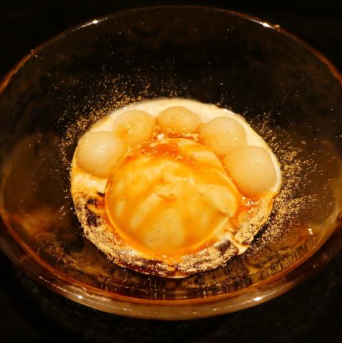 Shiratama and vanilla ice cream with black honey