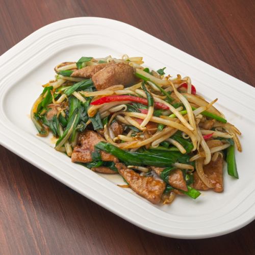 回鍋肉 やエビチリなどこだわり料理の数々。お得なセットメニューも!