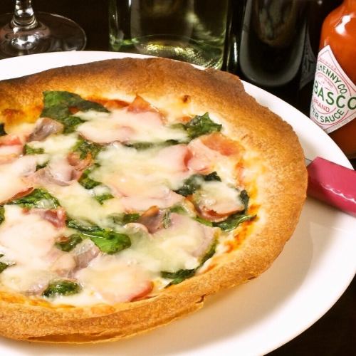bacon and spinach pizza