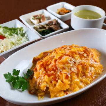 昼は本格洋食、夜は特別な記念日に。姫路の隠れ家『ストローハット』の二つの顔