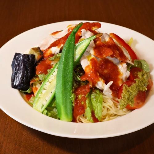야마가타 돼지의 차가운 샤브리드와 여름 야채의 차가운 파스타 (카펠리니)