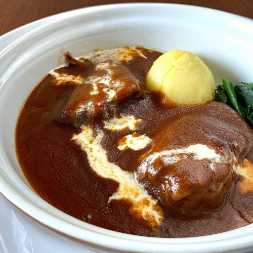 【寒い季節にぴったり】ブランド牛の但馬牛と玉ねぎが溶け合う「やわらかビーフシチュー」