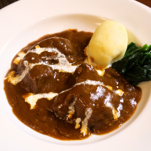 【寒い季節にぴったり】ブランド牛の但馬牛と玉ねぎが溶け合う「やわらかビーフシチュー」