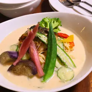 ごま香る鯖と夏野菜の冷や汁パスタ