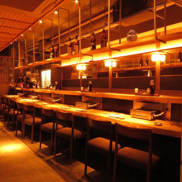 暖簾で仕切られた半個室は2名様～ご利用OK◎　他のお客様のお席との間に仕切りがある為、周りを気にせずお楽しみ頂けます。