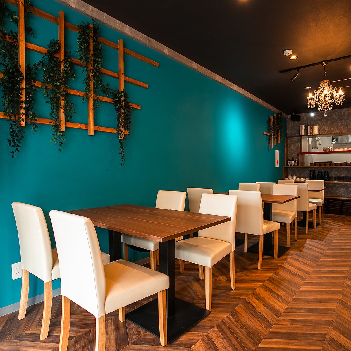 Enjoy a meal in a stylish restaurant with a chic wood grain theme and chic colors.