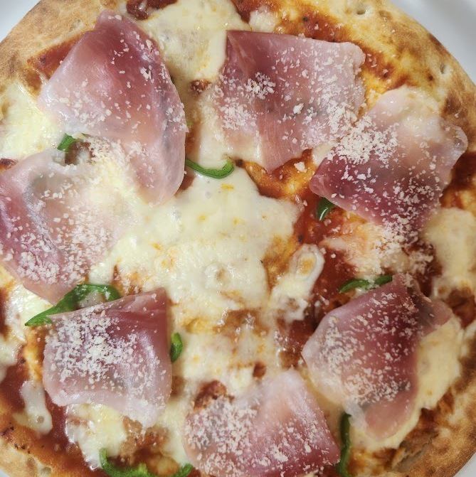Ham pizza