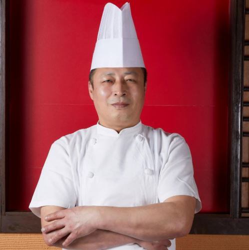 An authentic chef who worked as a chef at Shangri-La Hotel for 15 years