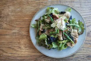 Seared pork and okra in a delicious Korean-style salad