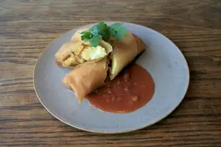 Double Corn's Funny Cheese Spring Rolls ~Served with Spiced Sauce~