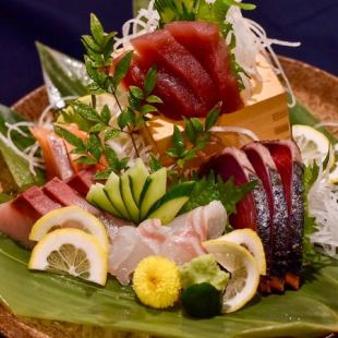 Assortment of 5 kinds of sashimi (1 serving)