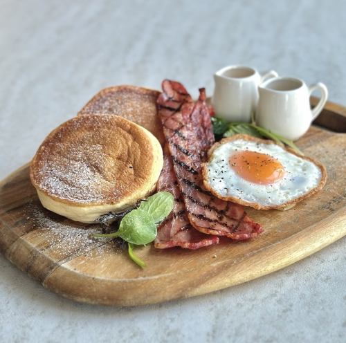 [SAVORY PANCAKE PLATE] Bacon, Egg, and Maple Butter Pancakes (Single Item)
