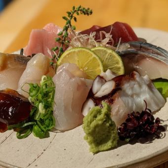 Assorted fresh fish sashimi for 1 person