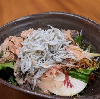 銀魚沙拉配自製豆腐