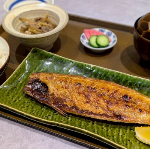 Amazing charcoal grilled mackerel set meal