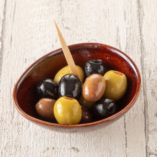 Assorted olives