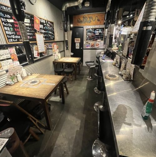 気軽に訪れられる雰囲気が魅力の当店。お一人様から本格炭火焼肉をこころゆくまでお楽しみいただけます。お仕事帰りや、お買い物の合間などお気軽にご来店ください。