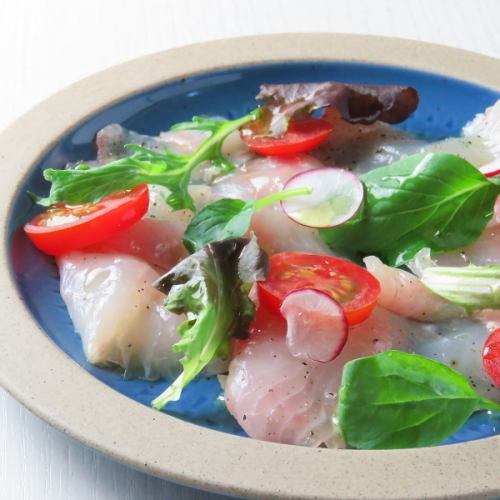 鮮魚のカルパッチョ 発酵レモンのビネグレット