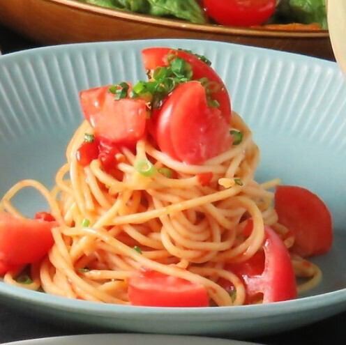 道産黒毛和牛使用　ミートソーススパゲティ(サラダ付き)