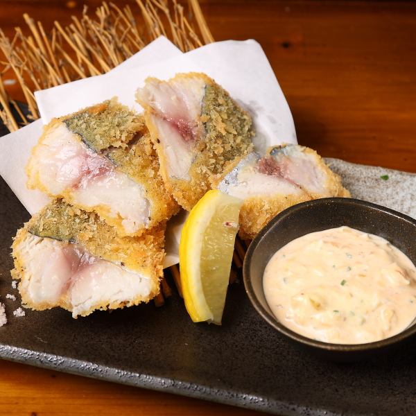 当店は、新鮮で美味しい魚料理を楽しめます！毎日仕入れる新鮮な魚を使用した料理は、素材の味を活かした絶品揃い◎店内は落ち着いた雰囲気で、心地よい空間の中でゆっくりと食事ができます。友人や家族と一緒に、贅沢な魚料理を味わいながら、リラックスしたひとときをお楽しみください♪
