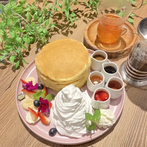 《Reception starts from 5/23》 All-you-can-eat pancakes, the popular omelet!