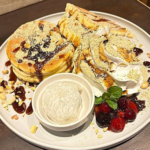 黒胡麻きな粉とアイス大福パンケーキ