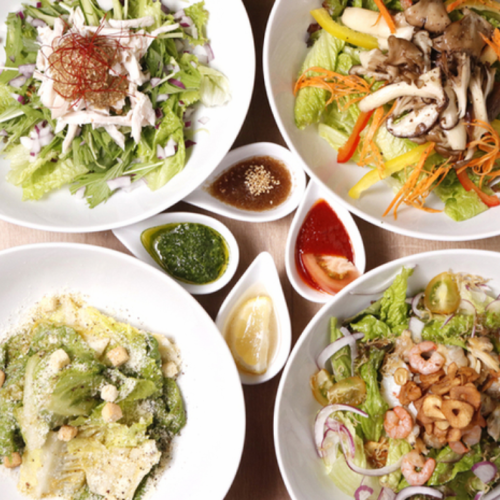 We offer a wide variety of special salads ♪