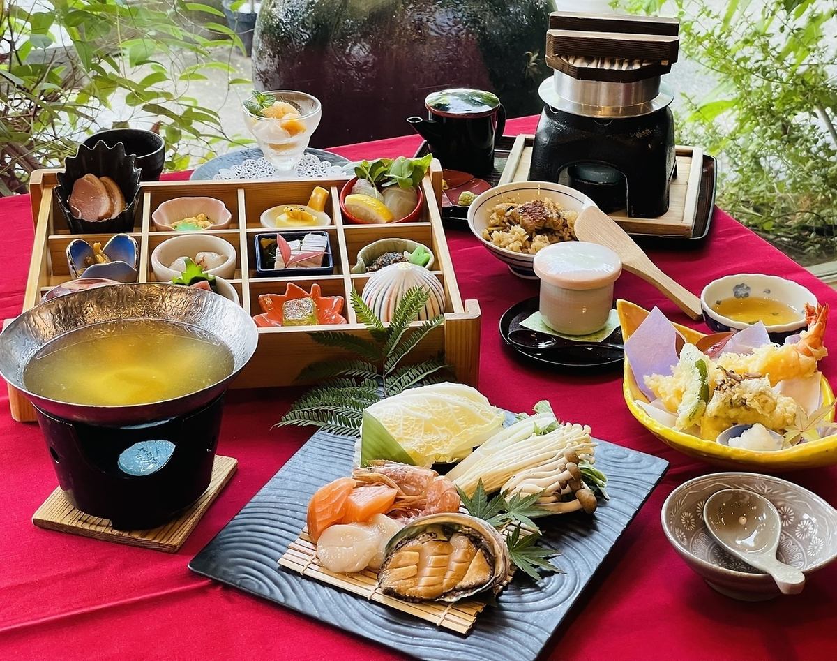 会食にもぴったりのコース料理から気軽にご利用いただけるお食事までお選び頂けます☆