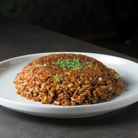 黒チャーハン