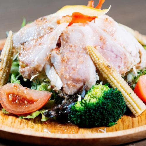 Steamed chicken and grated yam salad