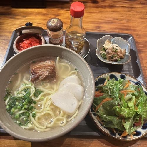 お手頃な沖縄料理を麺・丼・定食でご用意！