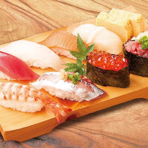 Assorted sushi (8 pieces) with shellfish soup