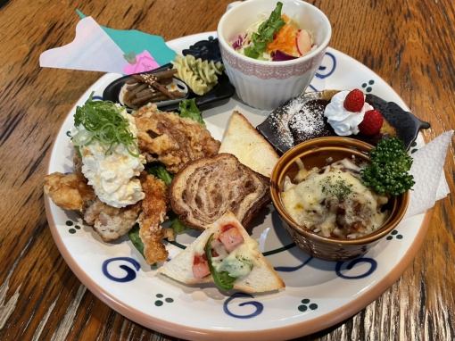 媽媽派對午餐套餐☆ 2,200 → 2,000 日圓（團體每位）附優惠券，包含義大利麵和甜點
