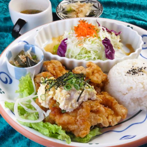 【ランチ・ディナーOK◎】チキン南蛮セット　　キッズスペース使用OK