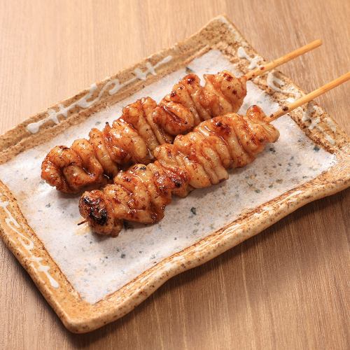 Chicken skin grilled with sauce or salt (2 pieces)