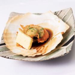 Scallops grilled with butter and soy sauce