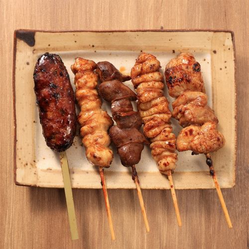Assortment of 5 kinds of grilled chicken skewers
