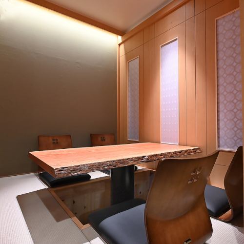 <p>普段使いはもちろん、特別な日のお食事にも最適な当店は、喧騒を忘れられる落ち着いた空間が魅力です。心地よいひとときを過ごせる上質な雰囲気の中で、大切な方との時間をお楽しみいただけます。静かでリラックスできる店内で、特別な思い出をどうぞ。</p>