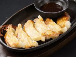 鉄板焼き餃子(6個)