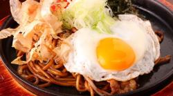 鉄板ソース焼きそば 目玉焼き付き