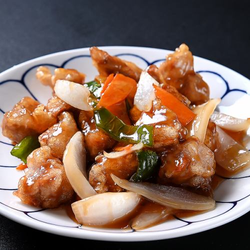Our store's top recommendation! Refreshing sweet and sour pork with a particular texture♪